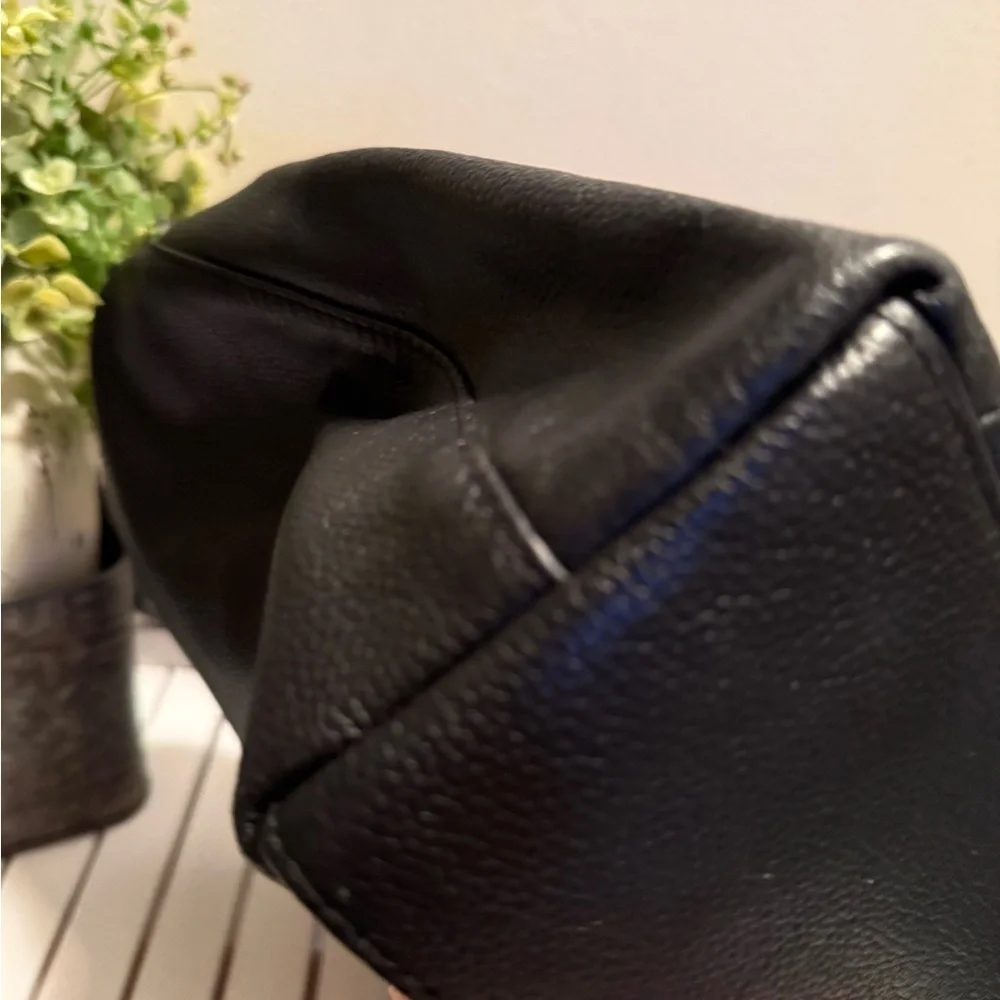 Kooba Hobo Pebble Leather Shoulder Bag EUC